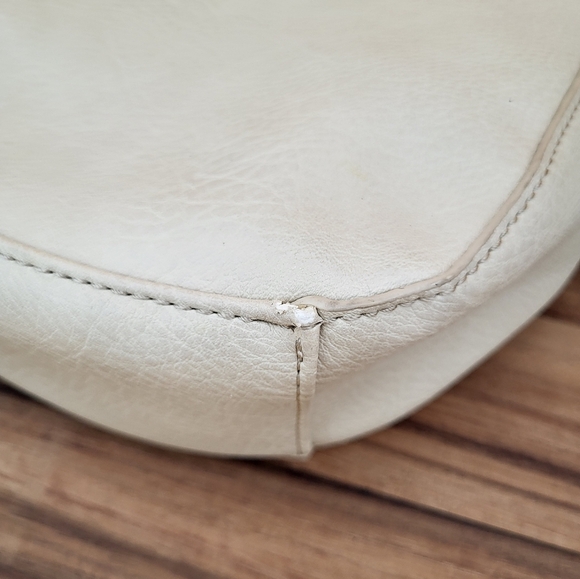 Sole Society Cream Handbag with Wooden Handles a Detachable & Adjustable Strap - Picture 4 of 8